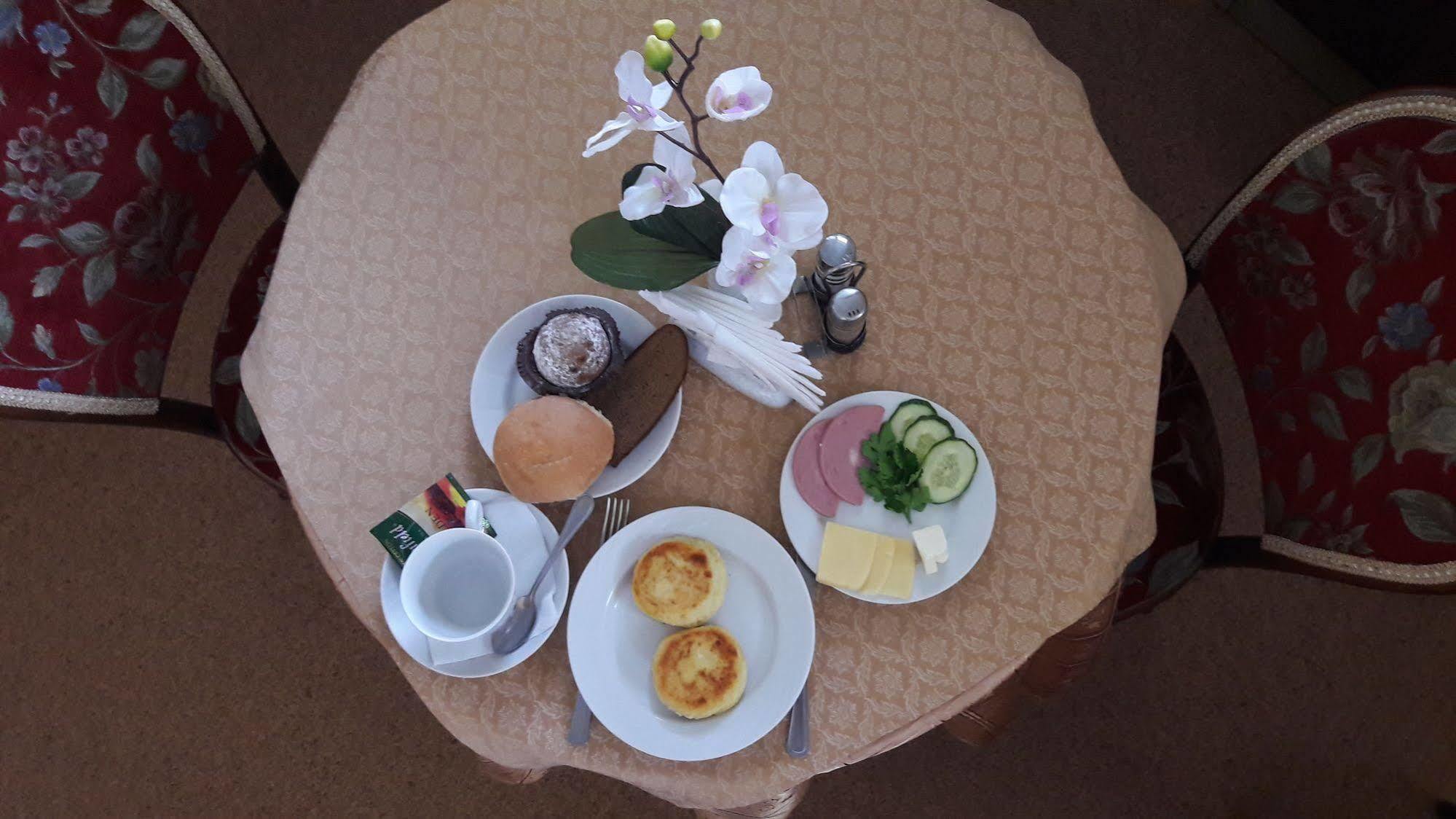 Voyage Hotel Minsk Esterno foto