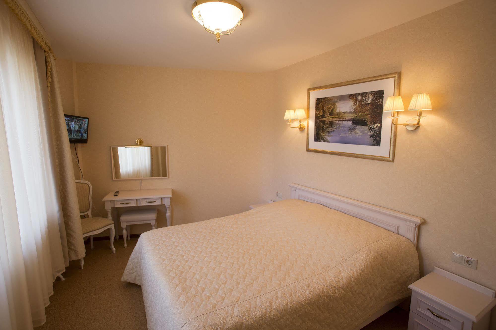 Voyage Hotel Minsk Esterno foto
