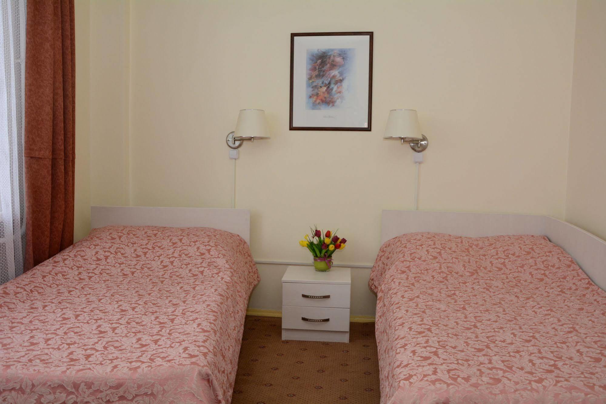 Voyage Hotel Minsk Esterno foto