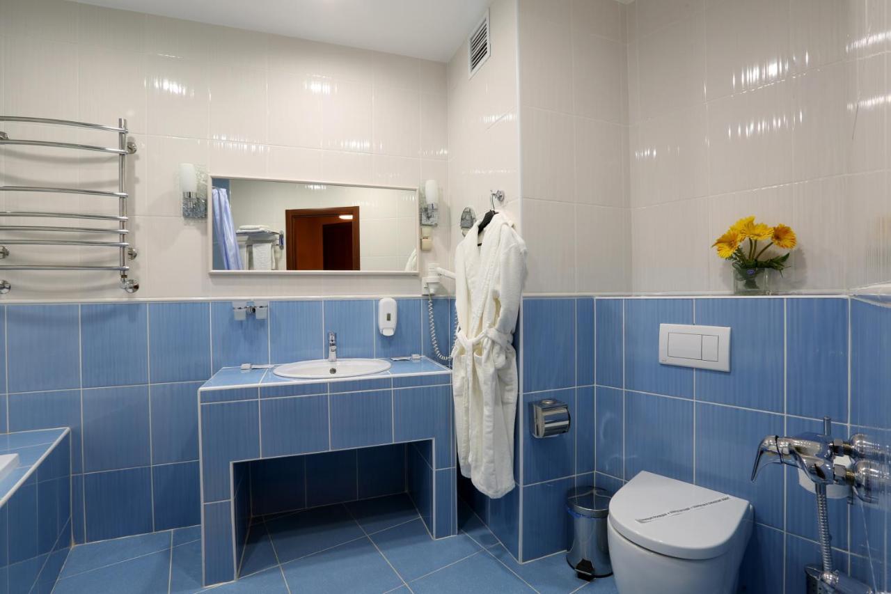Voyage Hotel Minsk Esterno foto